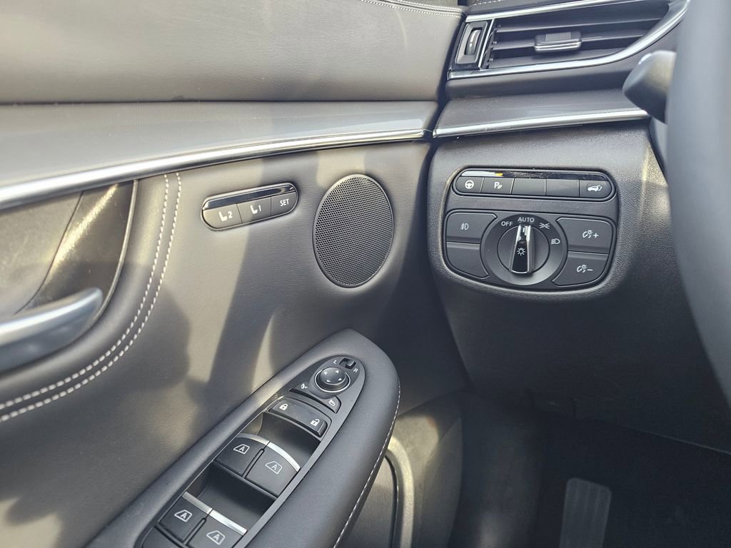 New 2025 INFINITI QX55 Luxe w/ Cargo Package image 31