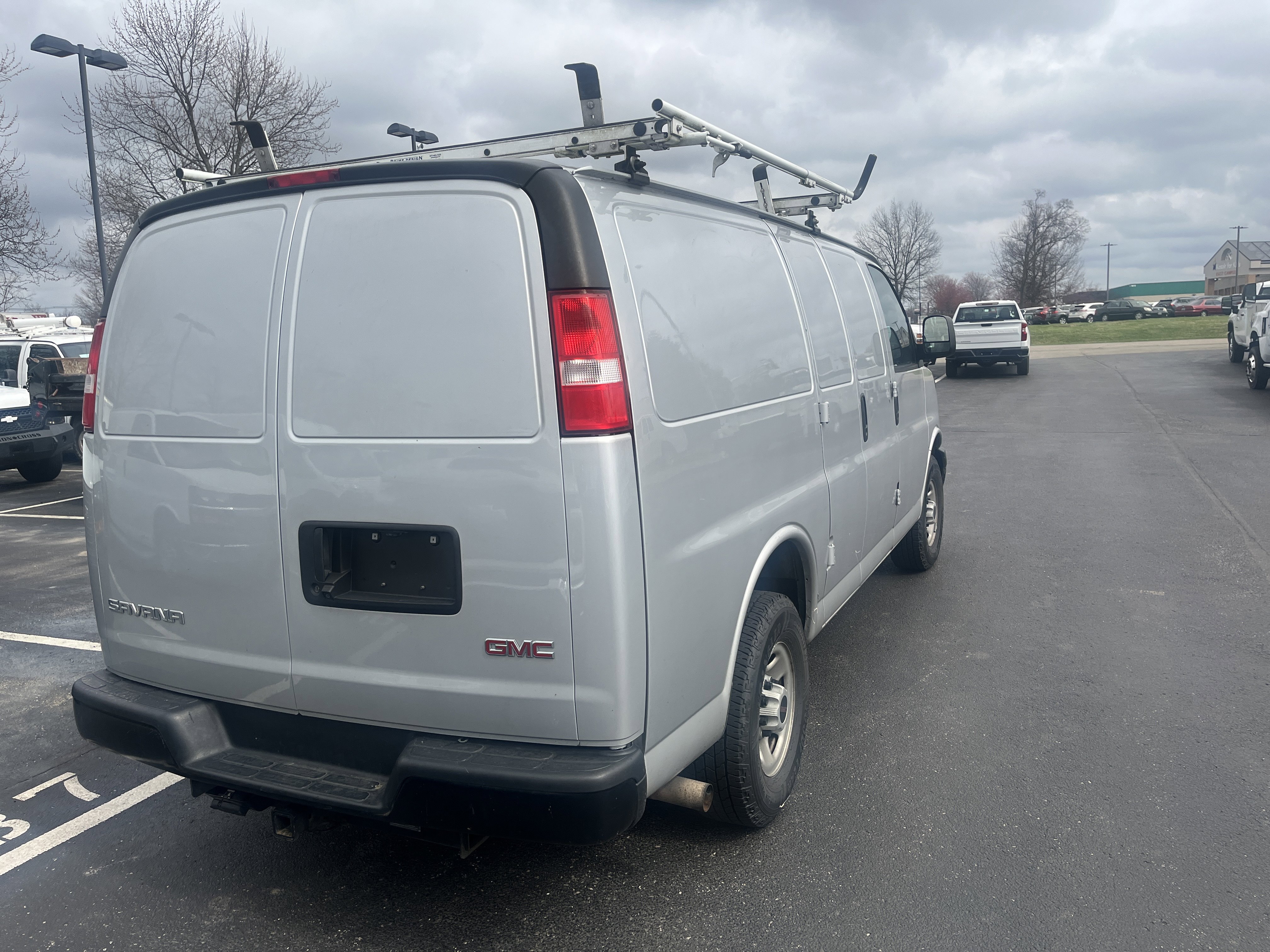 Used 2023 GMC Savana 2500 RWD image 6
