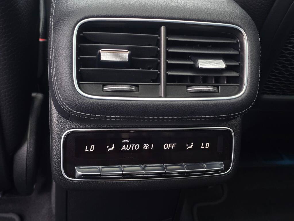 Used 2024 Mercedes-Benz GLS 450 4MATIC image 18