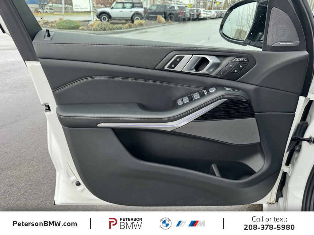 Used 2025 BMW X7 M60i image 15
