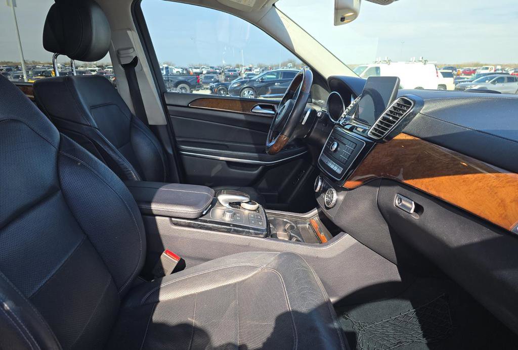 Used 2018 Mercedes-Benz GLS 550 4MATIC w/ Driver Assistance Package image 6