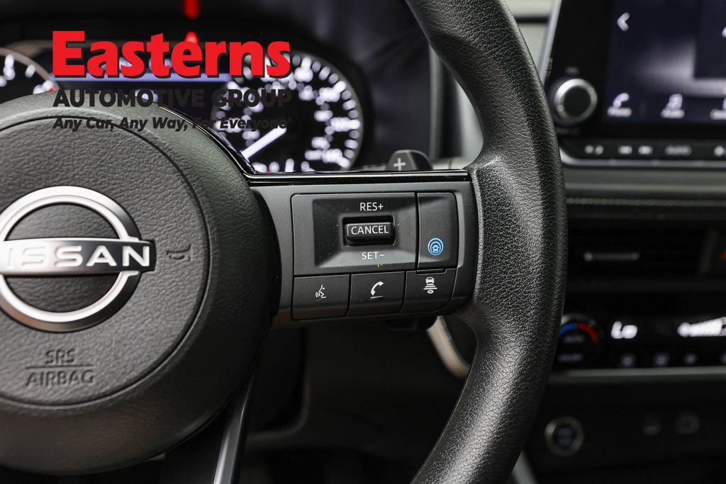 Used 2023 Nissan Rogue SV AWD/4WD image 15