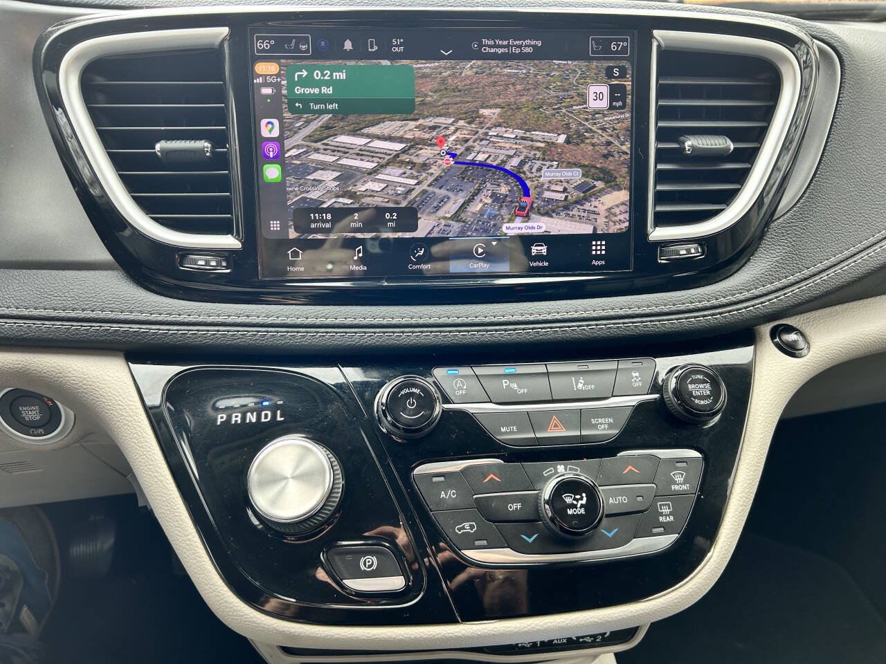 Used 2022 Chrysler Pacifica Touring-L FWD image 15