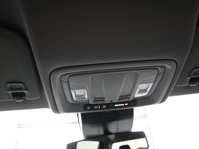 Used 2022 Chevrolet Silverado 1500 LT image 12