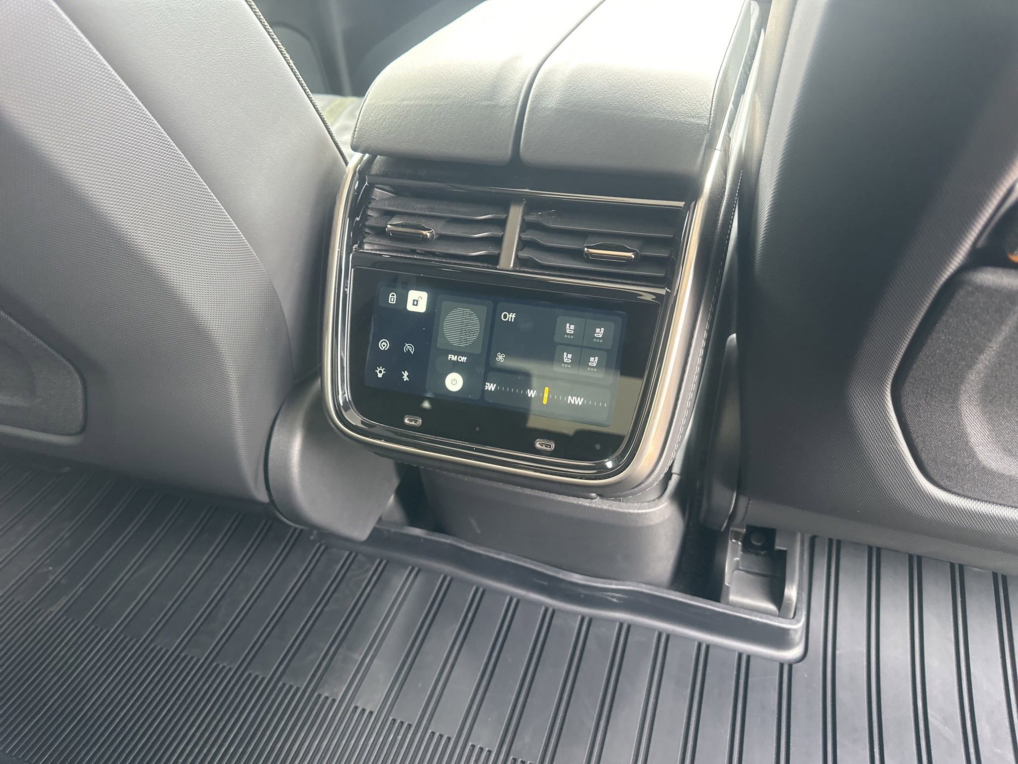 Used 2025 Rivian R1S Adventure image 14