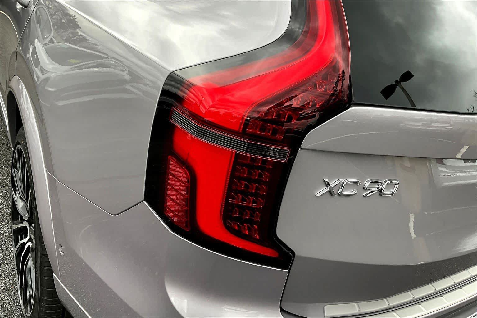 New 2026 Volvo XC90 B6 Plus w/ Protection Package Premier AWD/4WD image 5