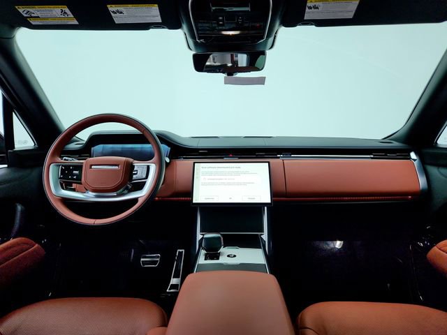 Certified 2025 Land Rover Range Rover SV image 26