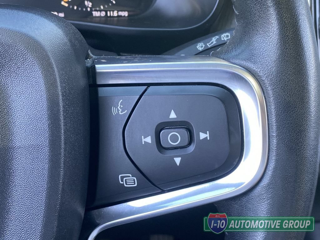 Used 2019 Volvo XC40 T4 Inscription FWD image 25