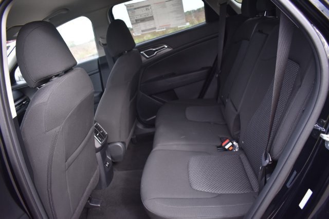 New 2026 Kia Sportage LX w/ LX Convenience Package FWD image 17