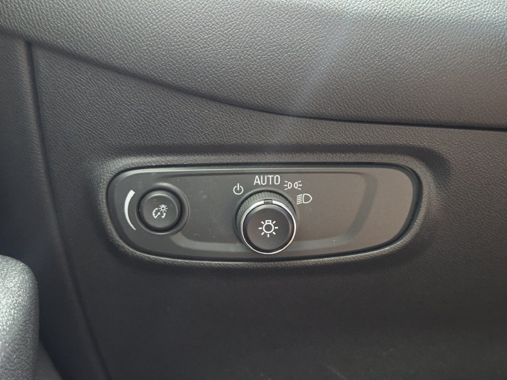 Used 2023 Chevrolet Equinox LT w/ LPO, Floor Liner Package AWD/4WD image 23