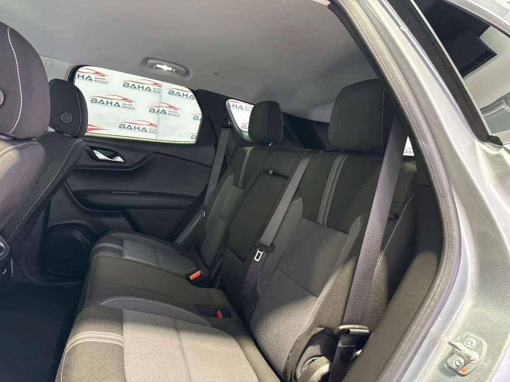 Used 2025 Chevrolet Blazer LT AWD/4WD image 39