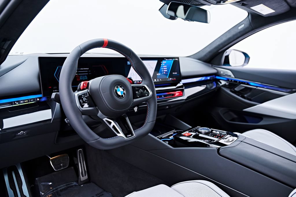 Used 2026 BMW M5 Touring w/ M Driver's Package AWD/4WD image 2