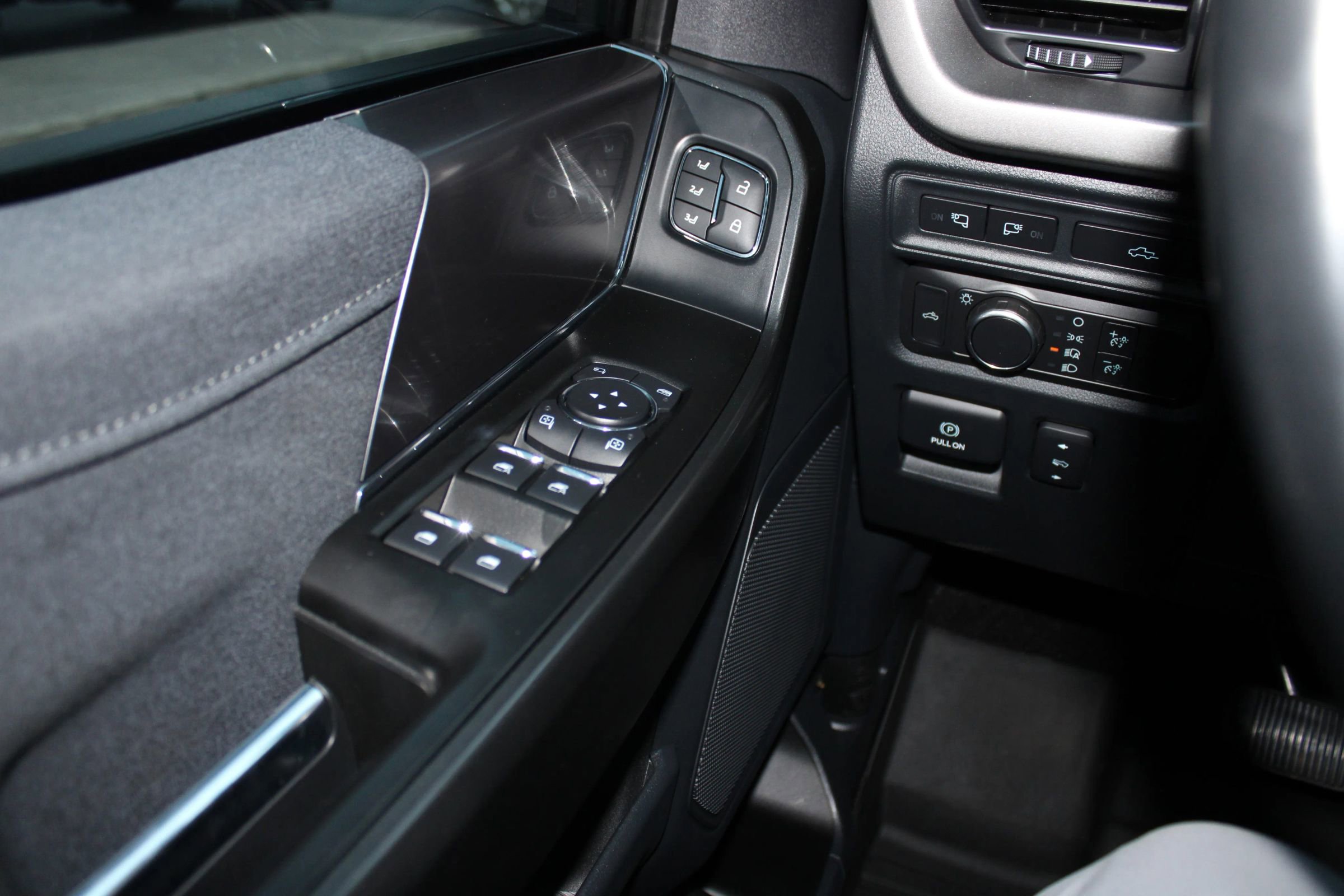 Used 2021 Ford F150 Raptor AWD/4WD image 28