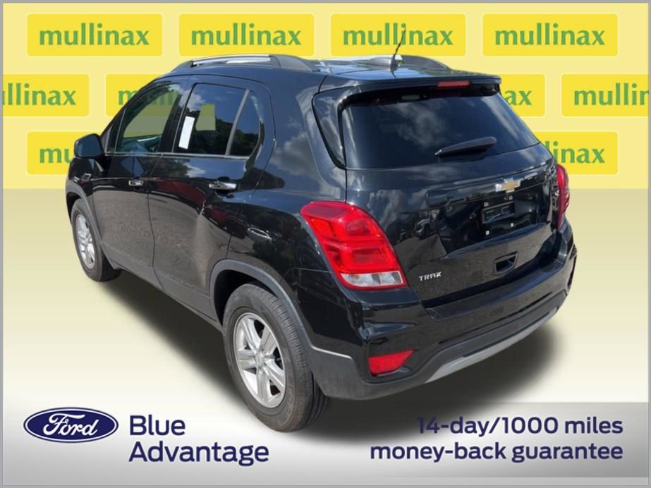 Used 2019 Chevrolet Trax LT w/ LT Convenience Package FWD image 3