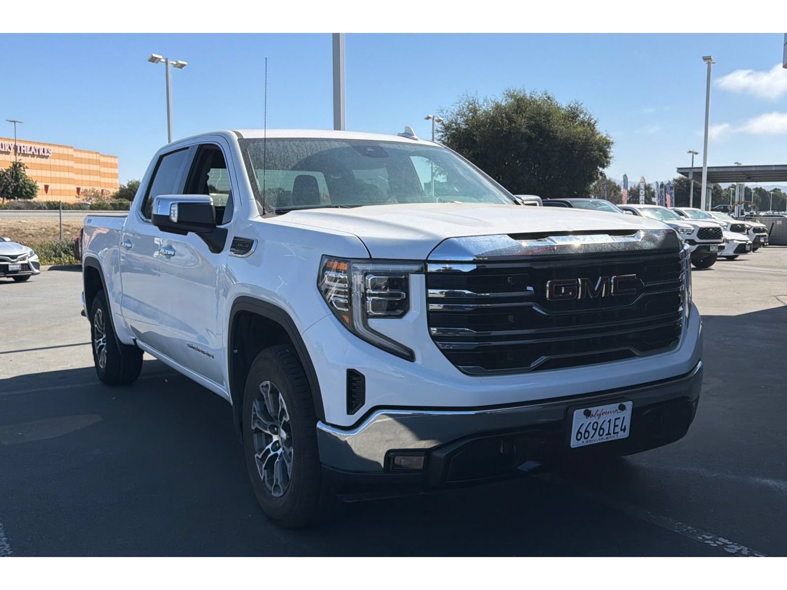 Used 2025 GMC Sierra 1500 SLT AWD/4WD image 2