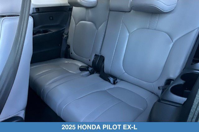 Certified 2025 Honda Pilot EX-L image 17