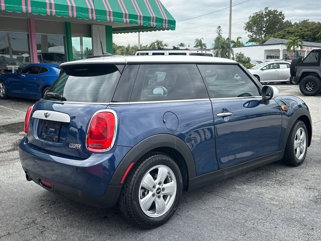 Used 2015 MINI Cooper 2-Door Hardtop image 5