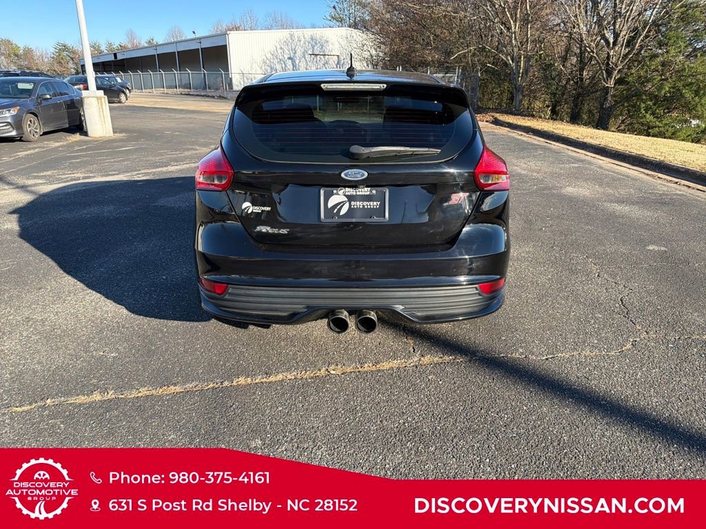 Used 2017 Ford Focus ST image 8