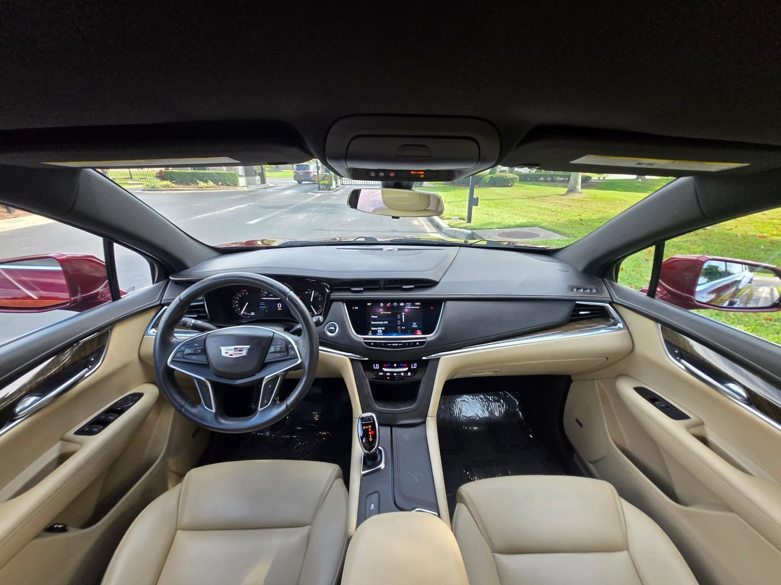 Used 2017 Cadillac XT5 FWD image 13