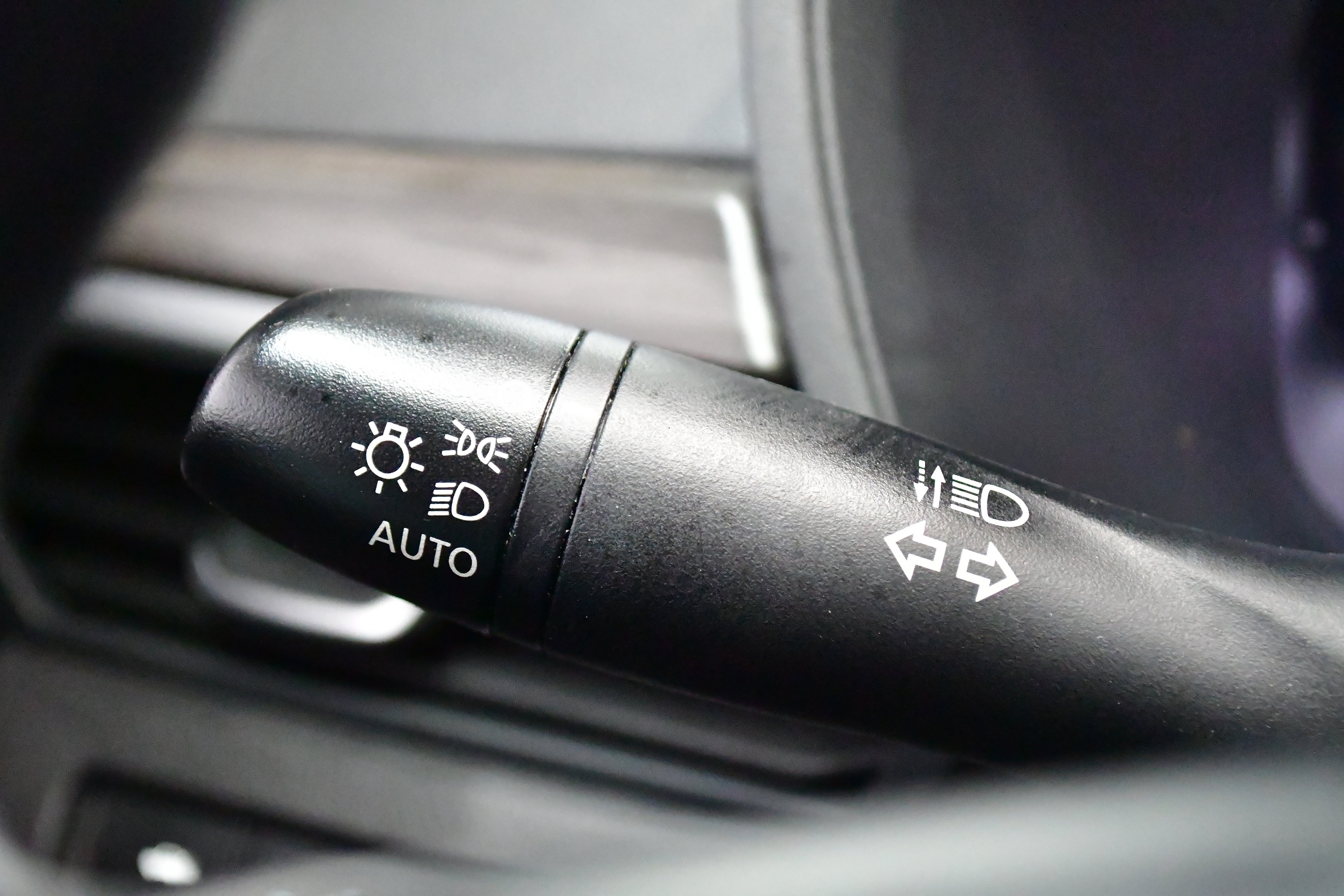Used 2025 Nissan Altima 2.5 SV FWD image 19