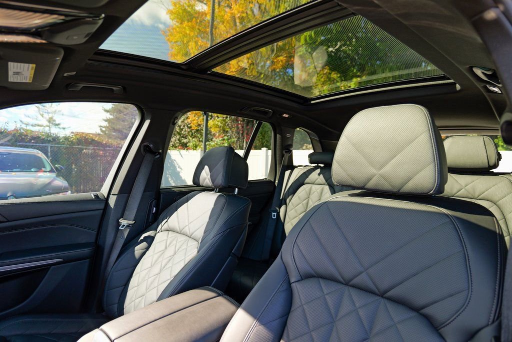 Used 2024 BMW X5 M60i w/ Executive Package image 22
