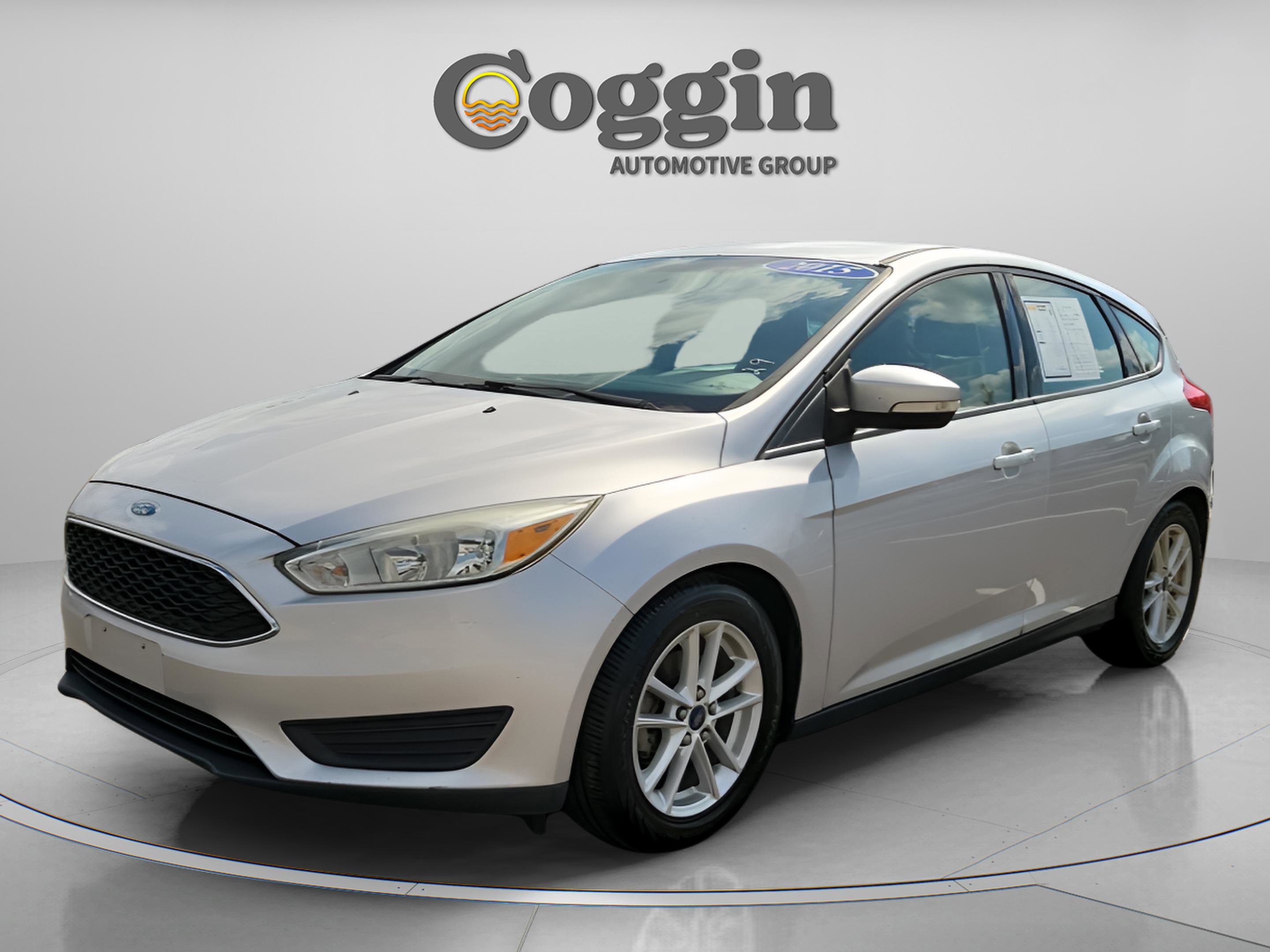 Used 2015 Ford Focus SE image 1
