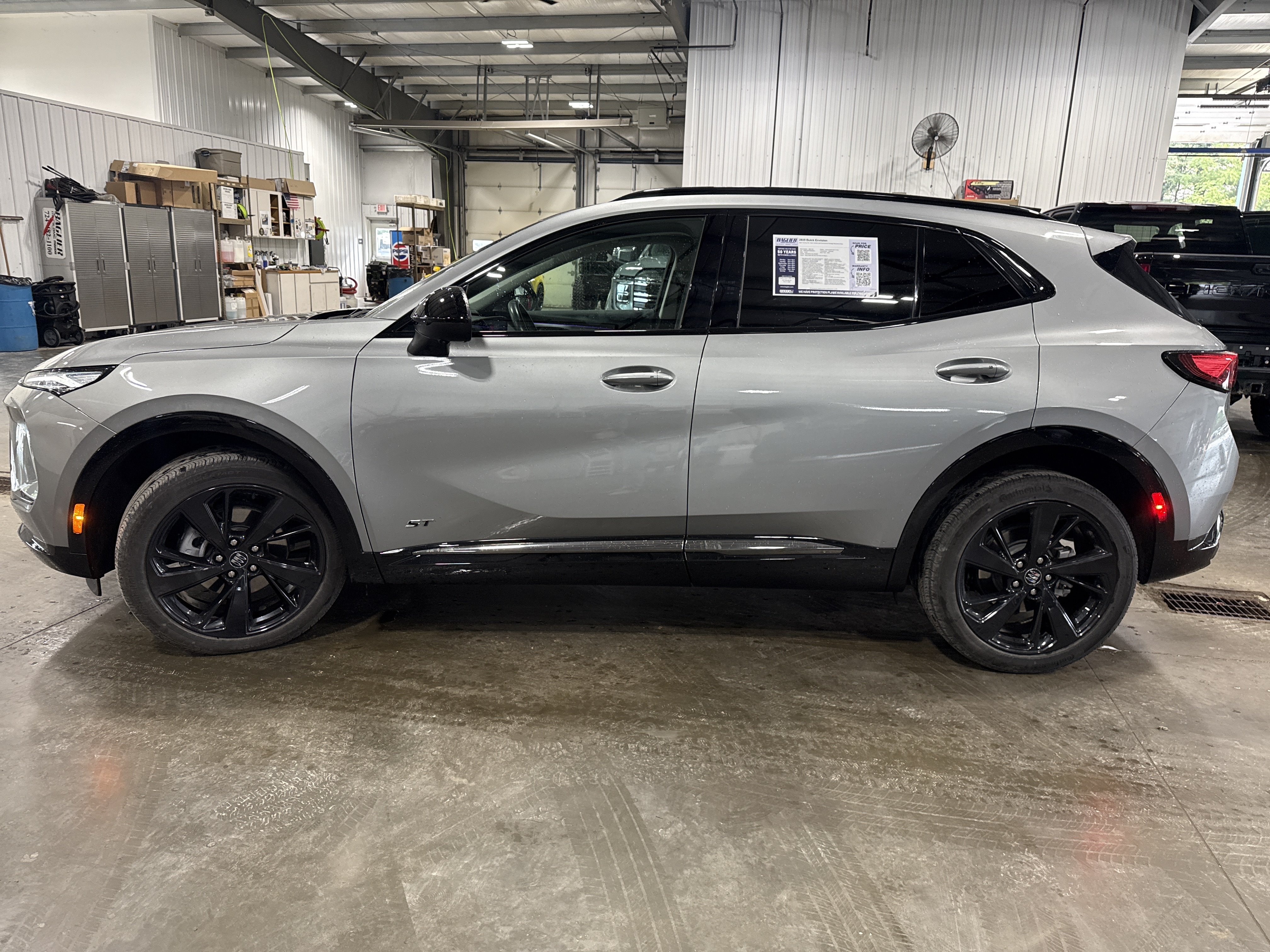 Used 2025 Buick Envision Sport Touring AWD/4WD image 5