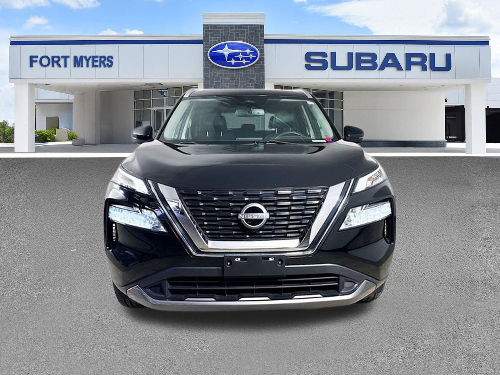Used 2023 Nissan Rogue SL AWD/4WD image 3