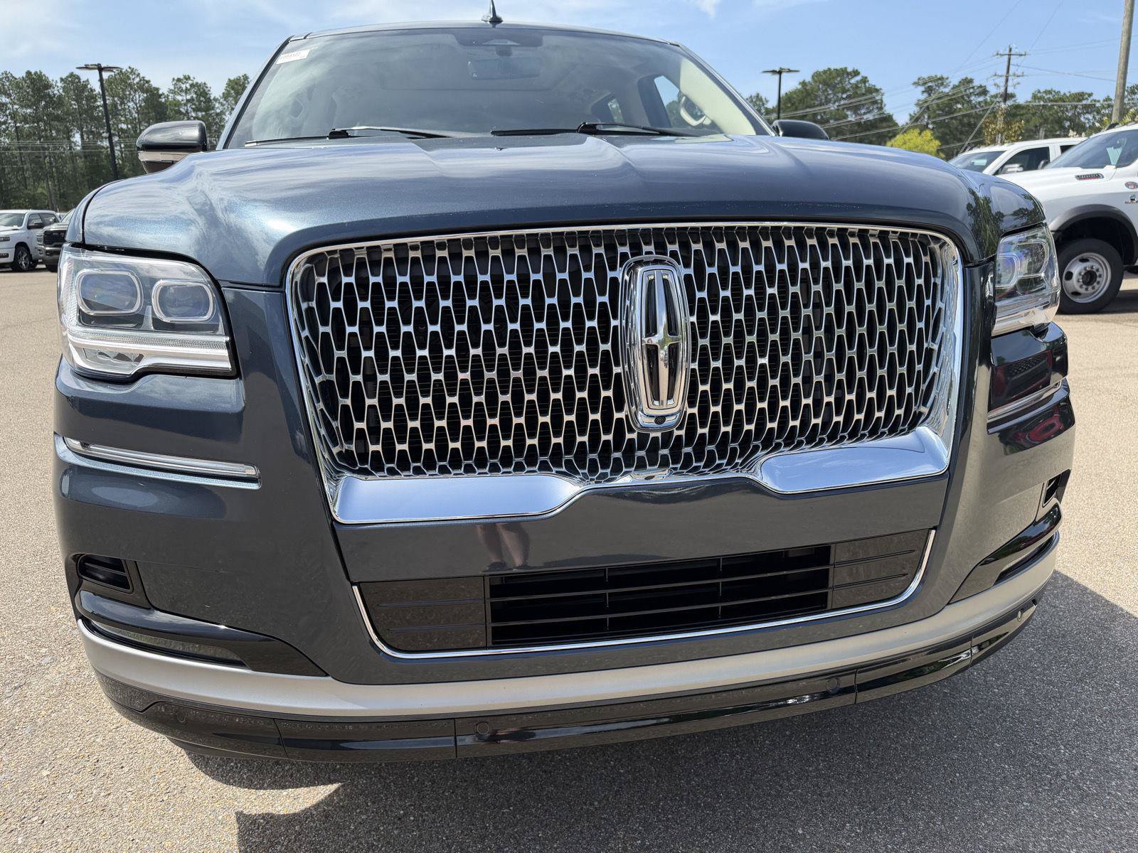 Used 2024 Lincoln Navigator L Reserve AWD/4WD image 24