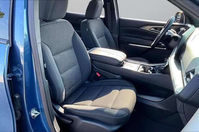 Used 2024 Chevrolet Traverse LT w/ Trailering Package FWD image 7