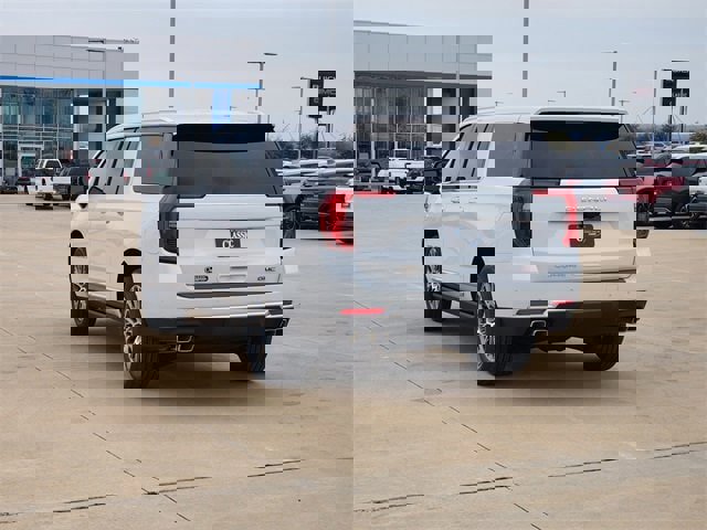 New 2026 GMC Yukon XL Denali w/ Denali Reserve Package image 5