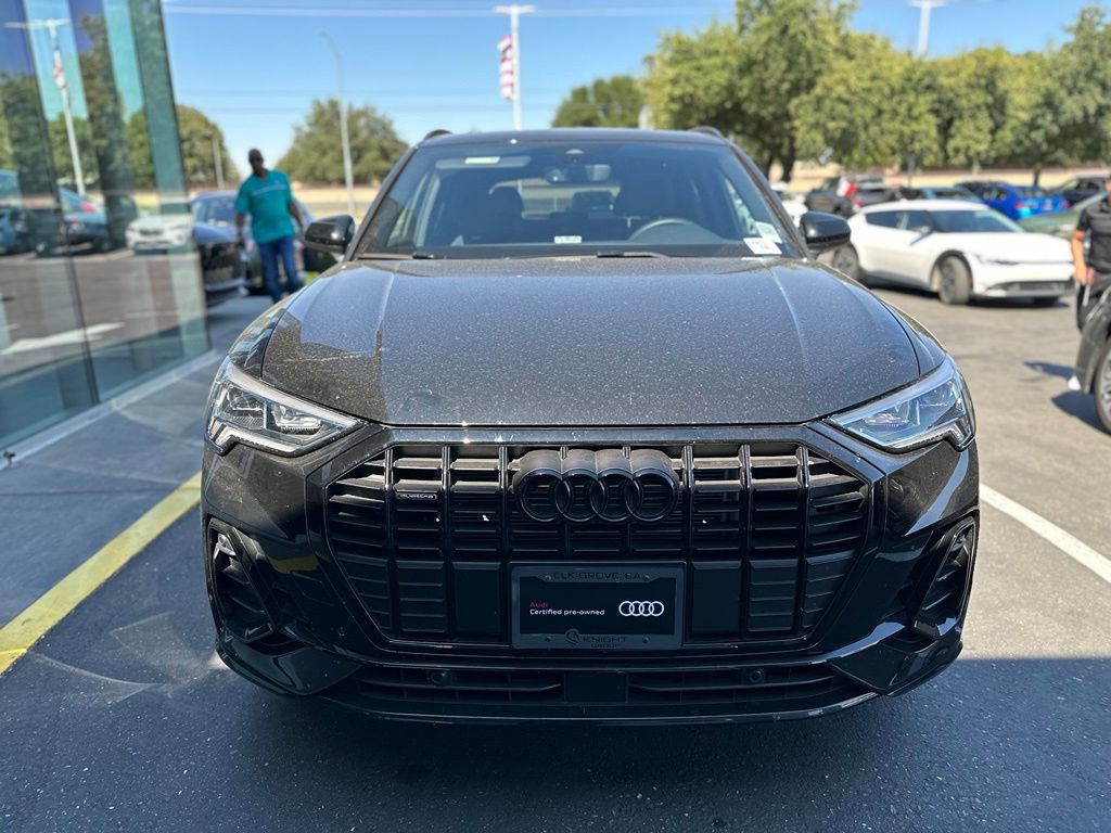 Used 2025 Audi Q3 2.0T Premium w/ Convenience Package AWD/4WD image 2