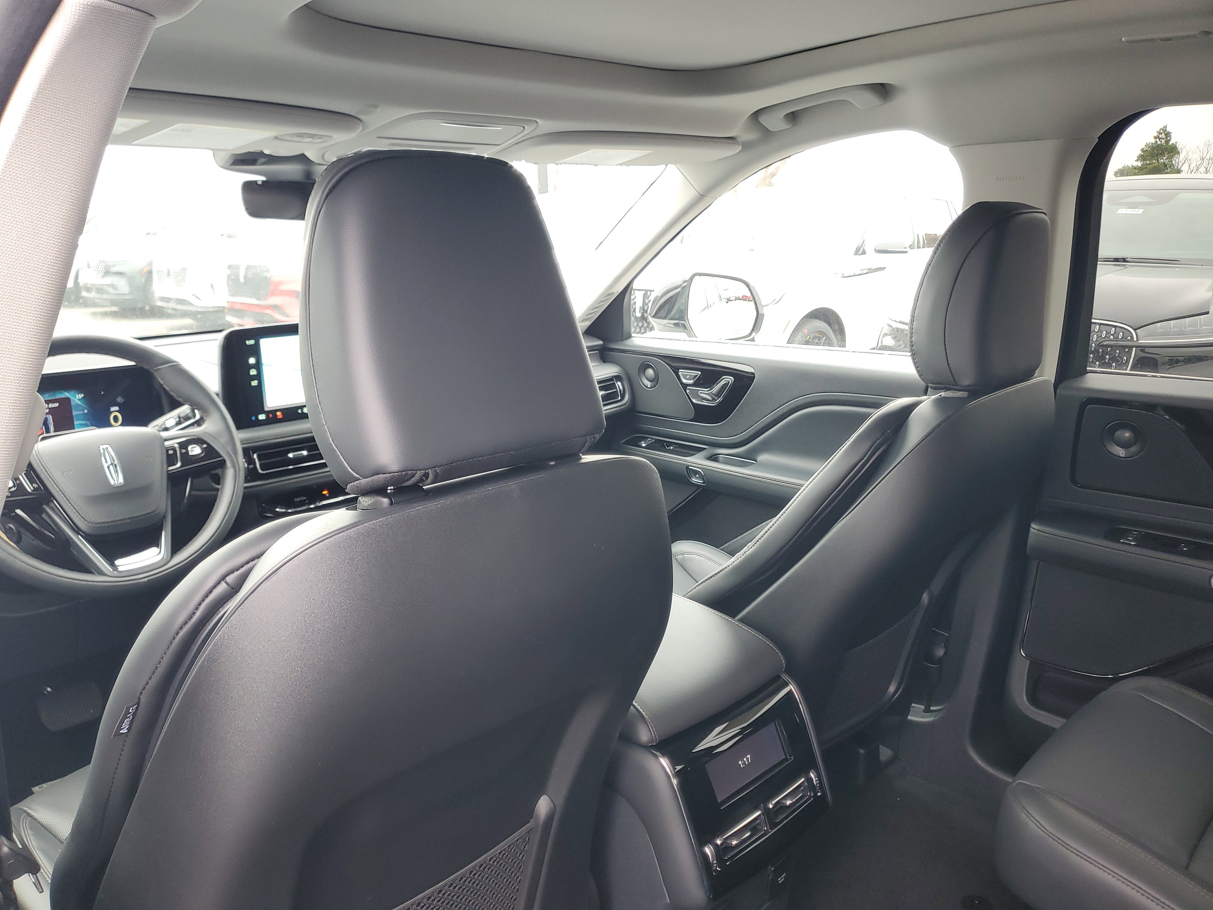 New 2026 Lincoln Aviator AWD image 24