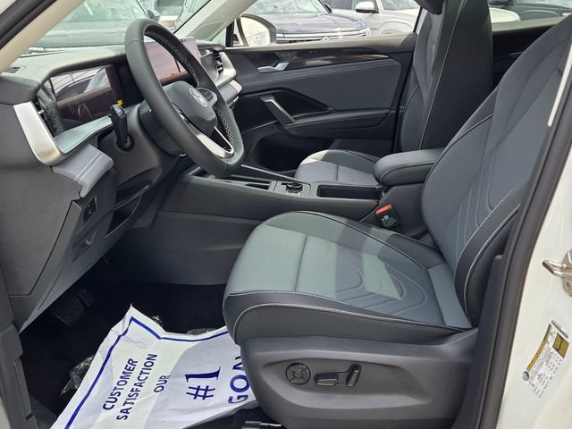 New 2026 Volkswagen Tiguan SE FWD image 5