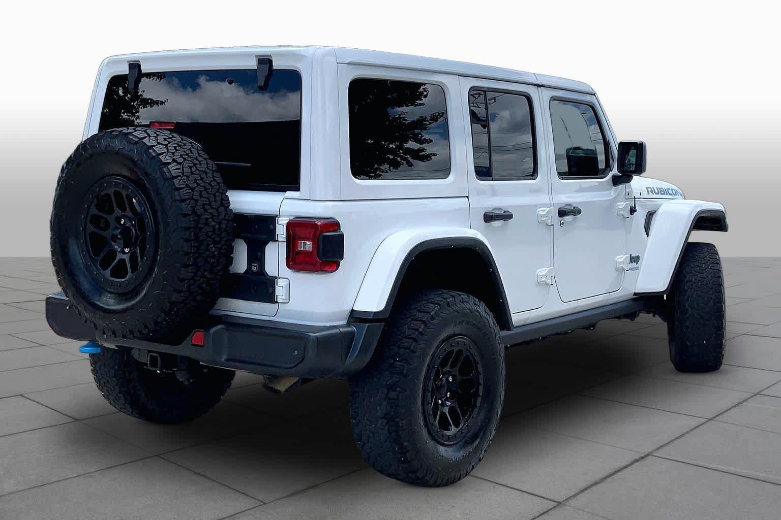 Used 2021 Jeep Wrangler Unlimited Rubicon 4xe w/ Cold Weather Group AWD/4WD image 13