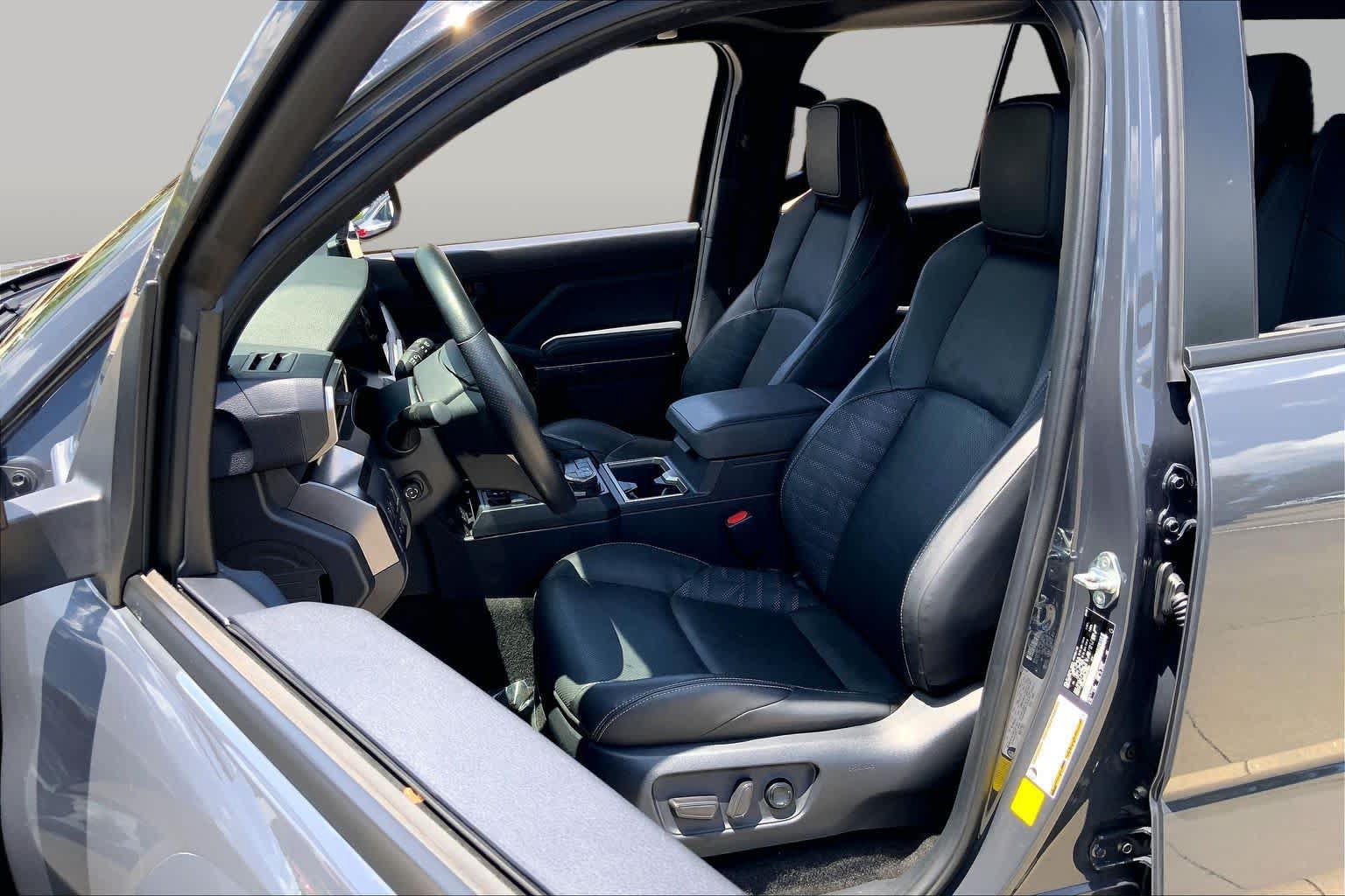 Certified 2025 Toyota 4Runner TRD Off-Road Premium AWD/4WD image 8