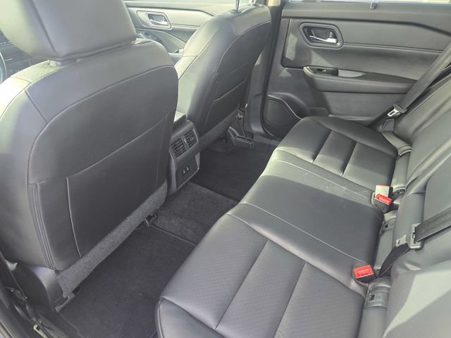 Used 2024 Nissan Rogue SV w/ SV Premium Package FWD image 12