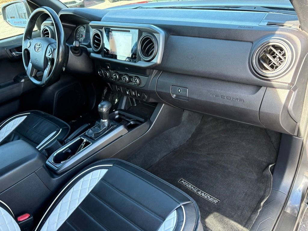 Used 2019 Toyota Tacoma TRD Off-Road image 29