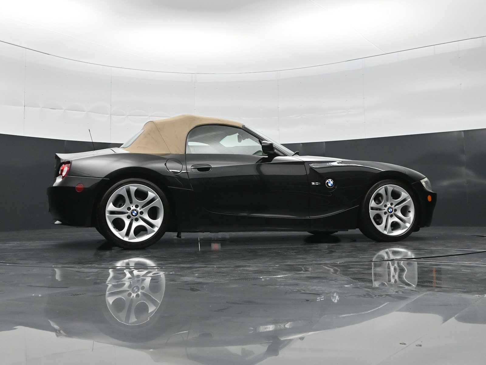 Used 2005 BMW Z4 3.0i RWD image 33
