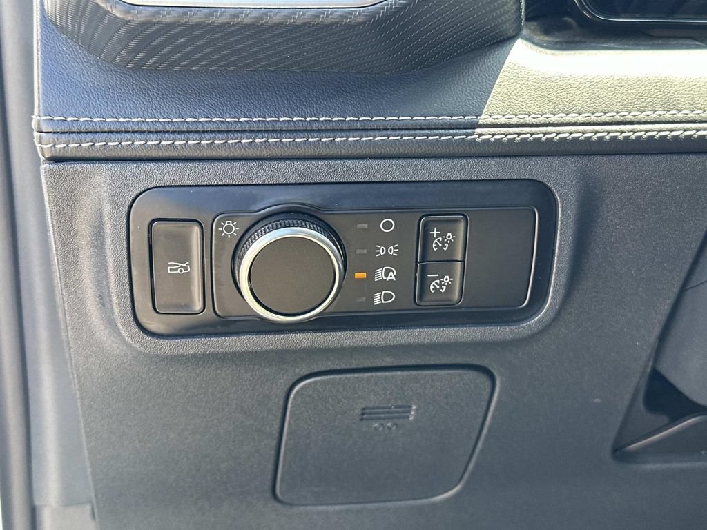 Used 2025 Ford Mustang Premium RWD image 27
