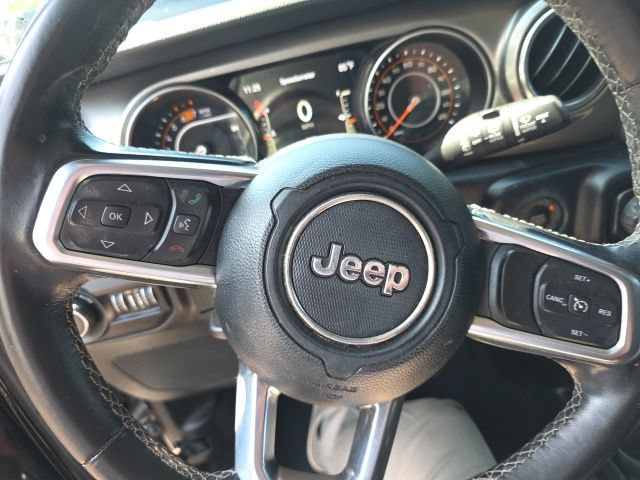 Used 2020 Jeep Wrangler Unlimited Sahara AWD/4WD image 19