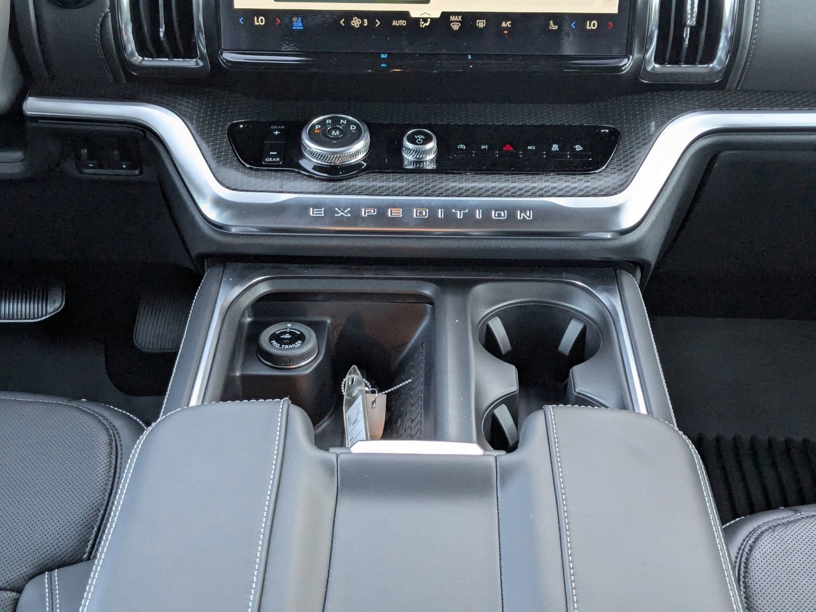 New 2025 Ford Expedition Platinum w/ Stealth Performance Package image 21