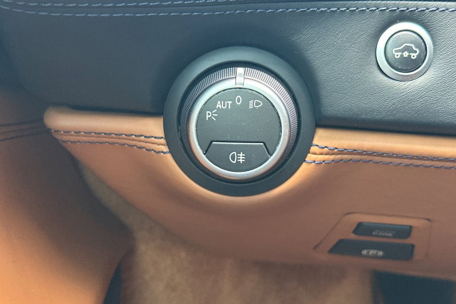 Used 2018 Ferrari 488 Spider image 33