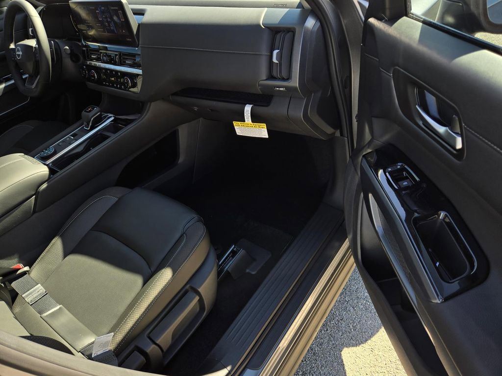 New 2026 Nissan Pathfinder SL image 7