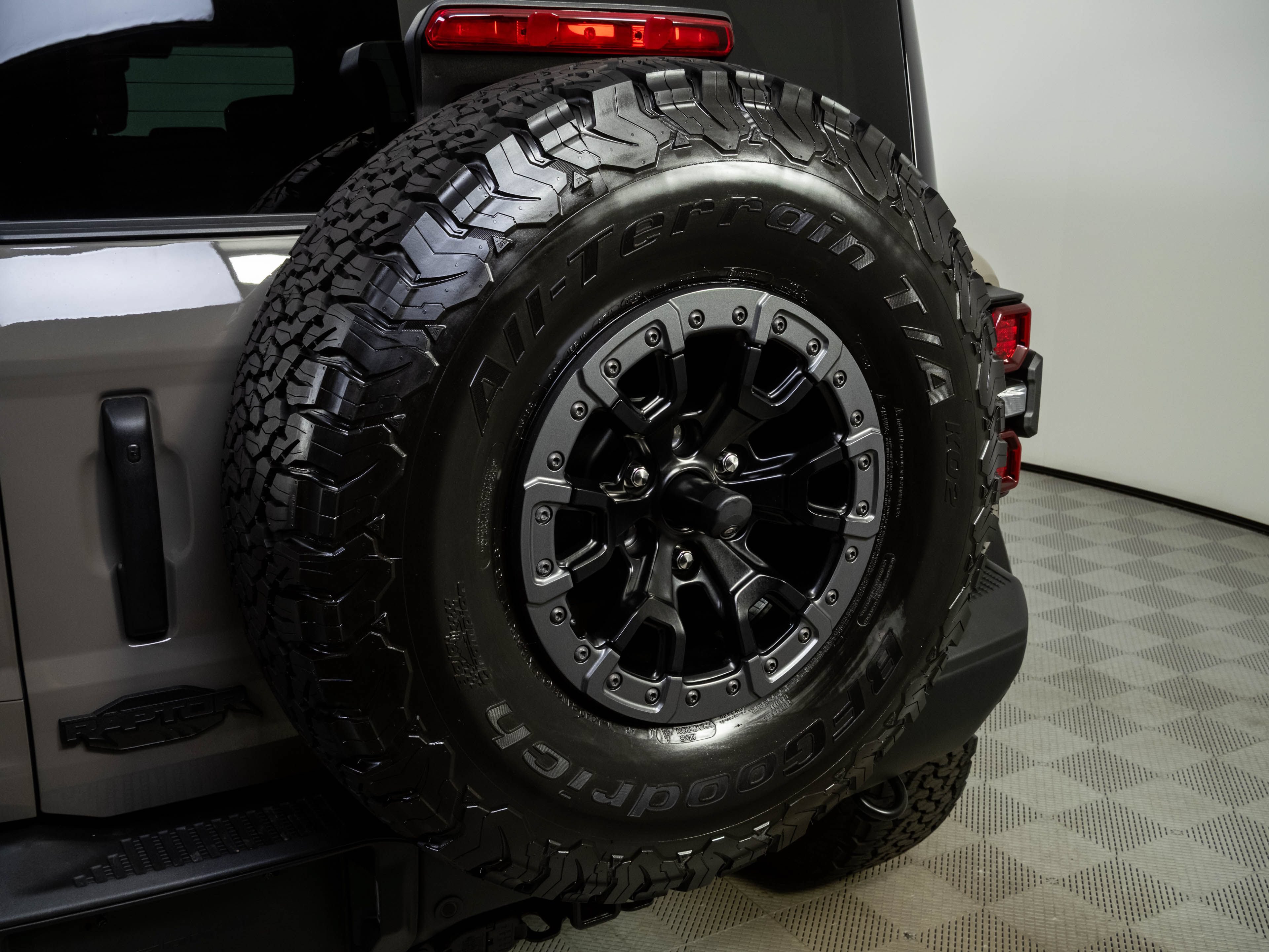 Used 2025 Ford Bronco Raptor AWD/4WD image 35