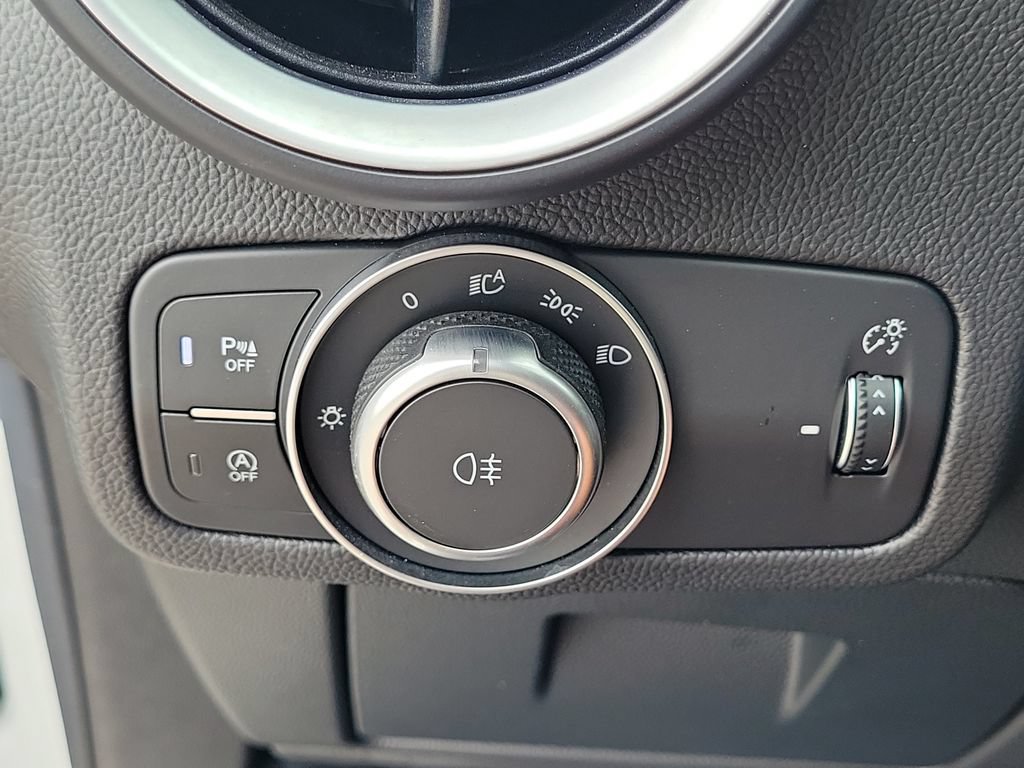 Used 2022 Alfa Romeo Stelvio Sprint RWD image 27