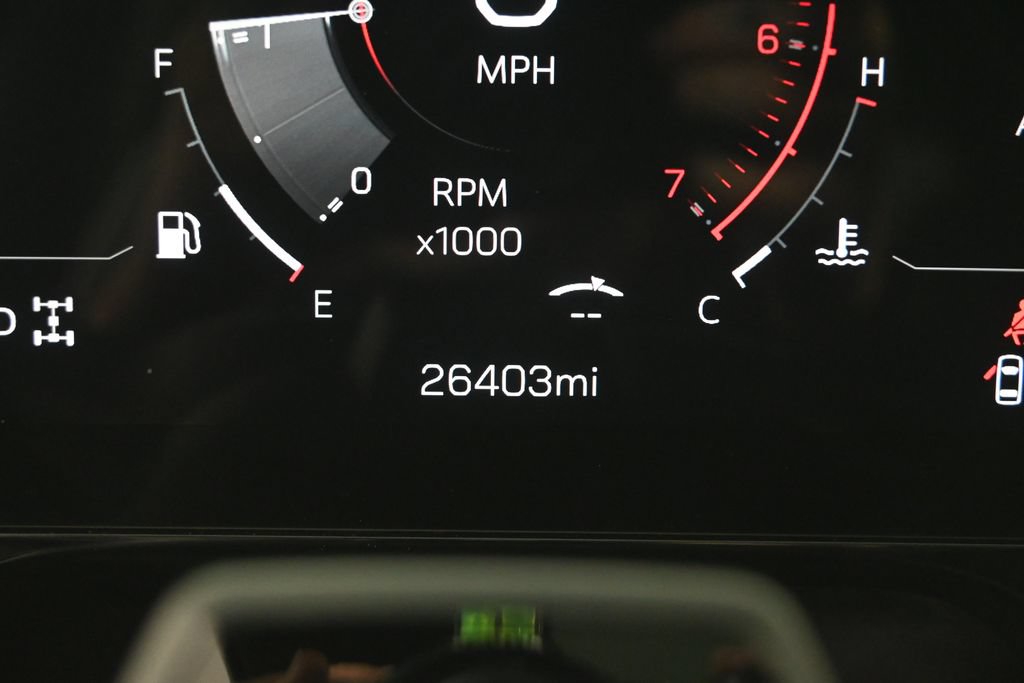 Used 2025 GMC Yukon Denali Ultimate AWD/4WD image 28