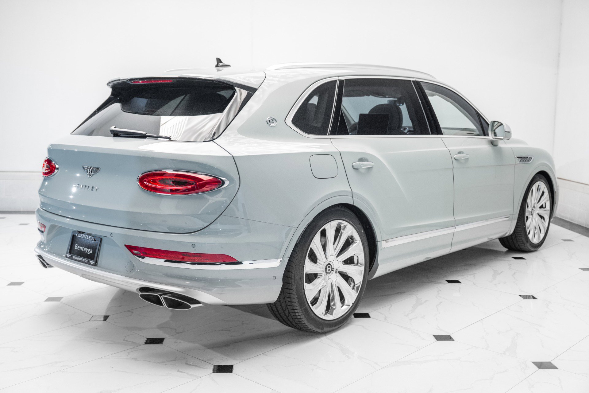 New 2025 Bentley Bentayga Extended Wheelbase image 12
