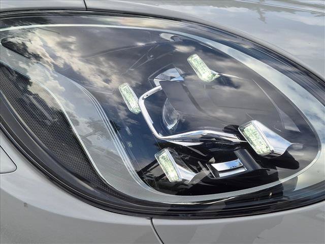 Used 2018 Porsche Panamera image 9