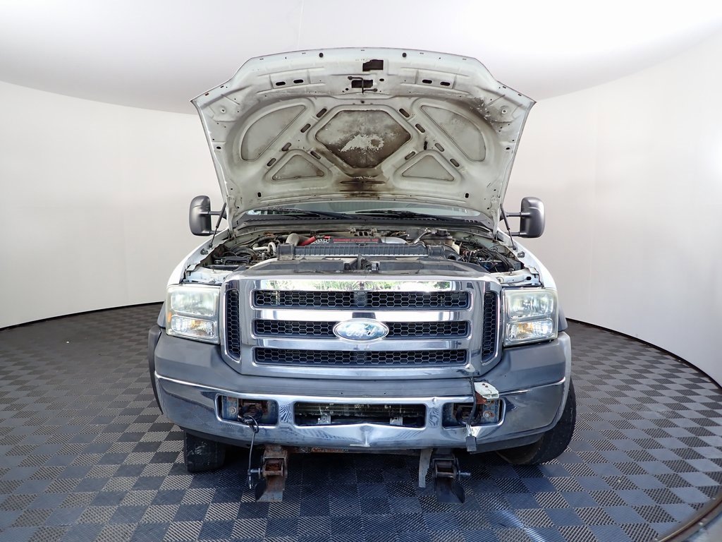 Used 2007 Ford F550 2WD Regular Cab Super Duty image 2